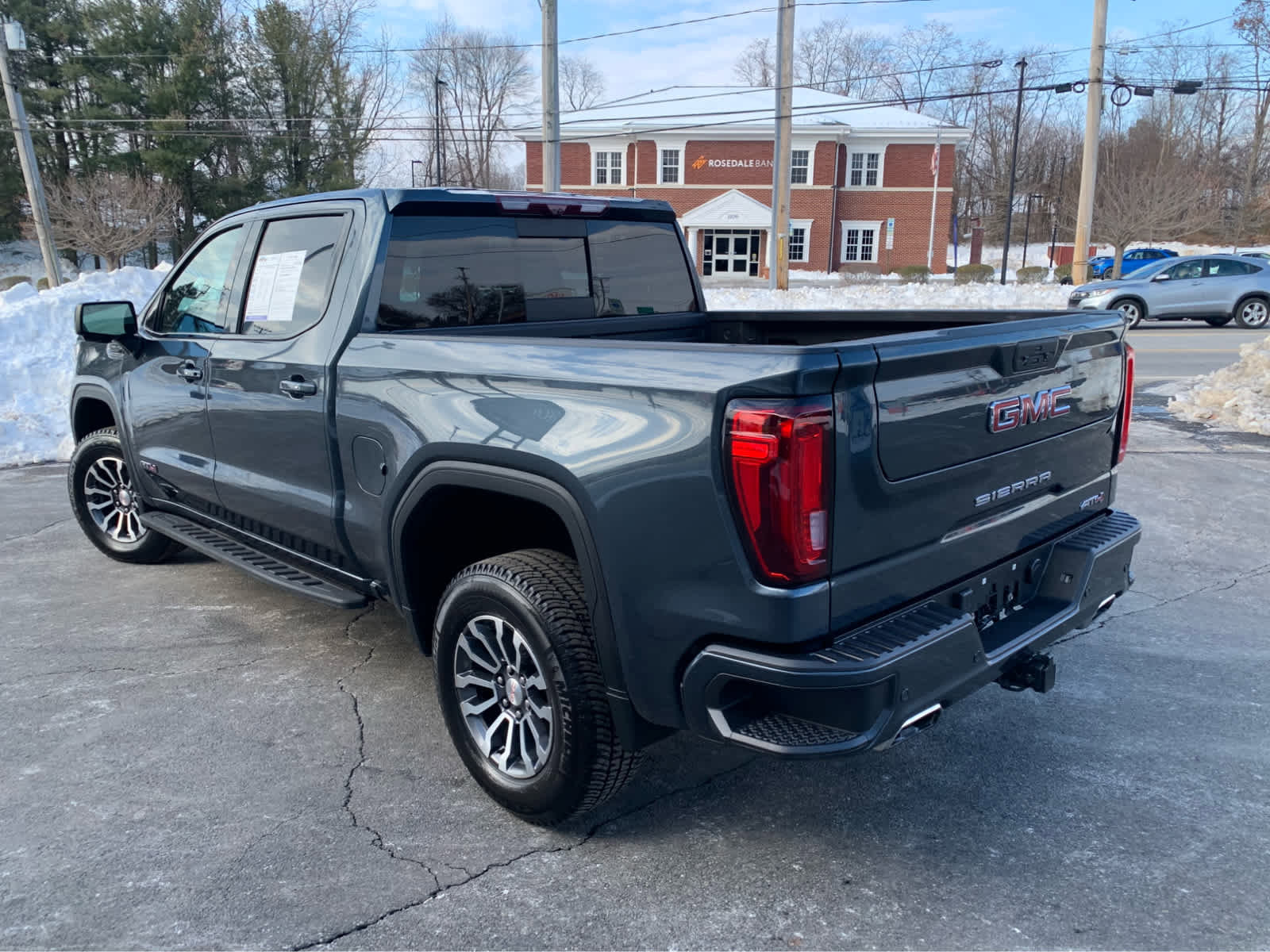 Used 2021 GMC Sierra 1500 AT4 w/ AT4 Premium Package image 4