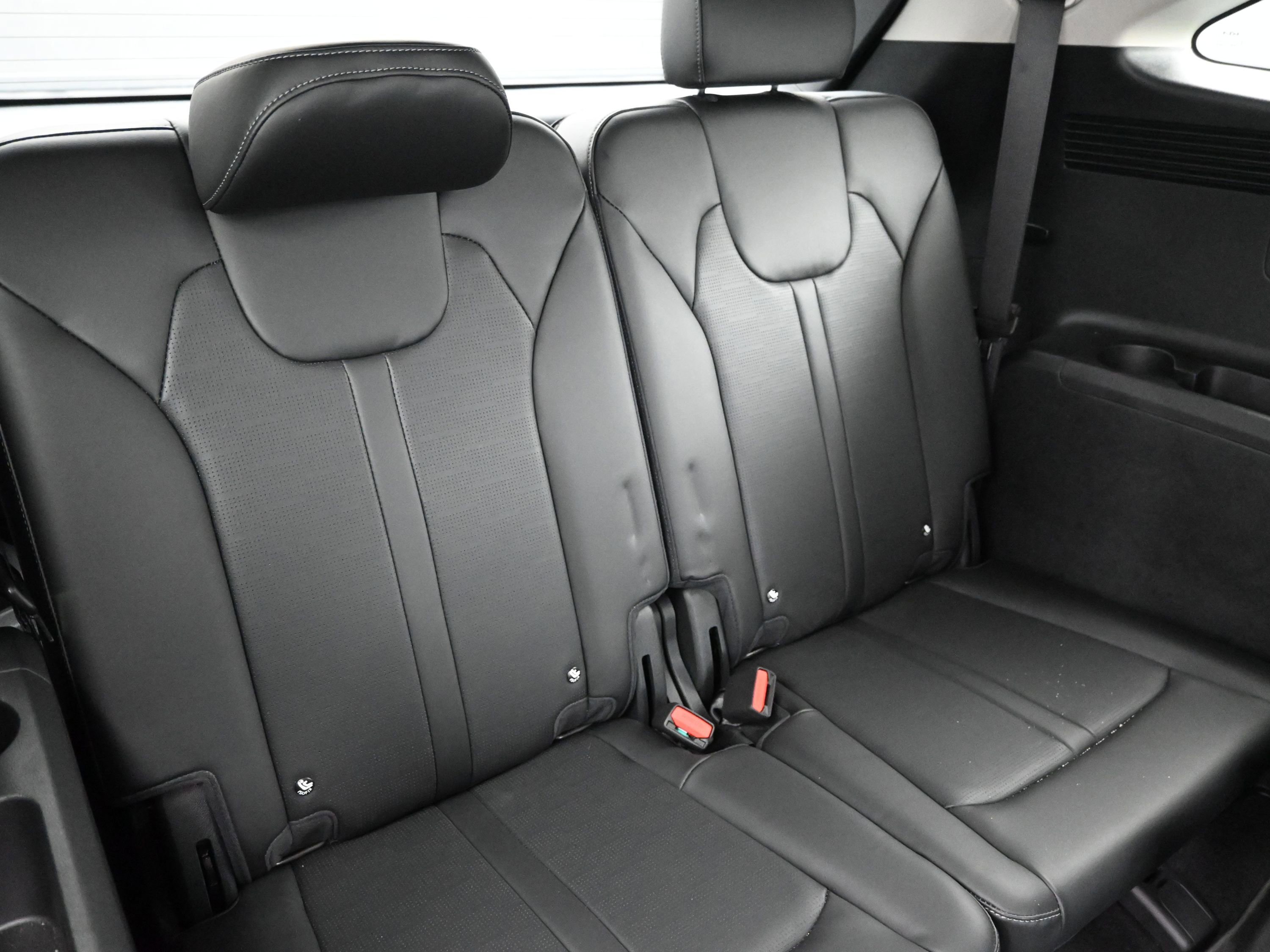 Used 2025 Kia Sorento SX image 24