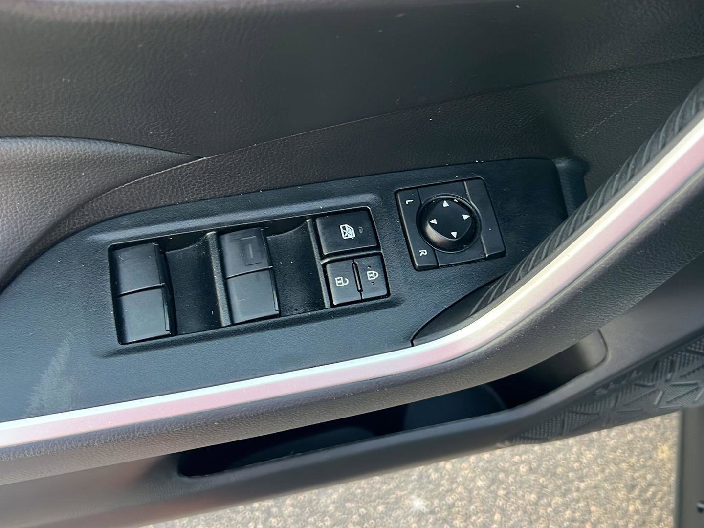 Certified 2023 Toyota RAV4 LE image 33