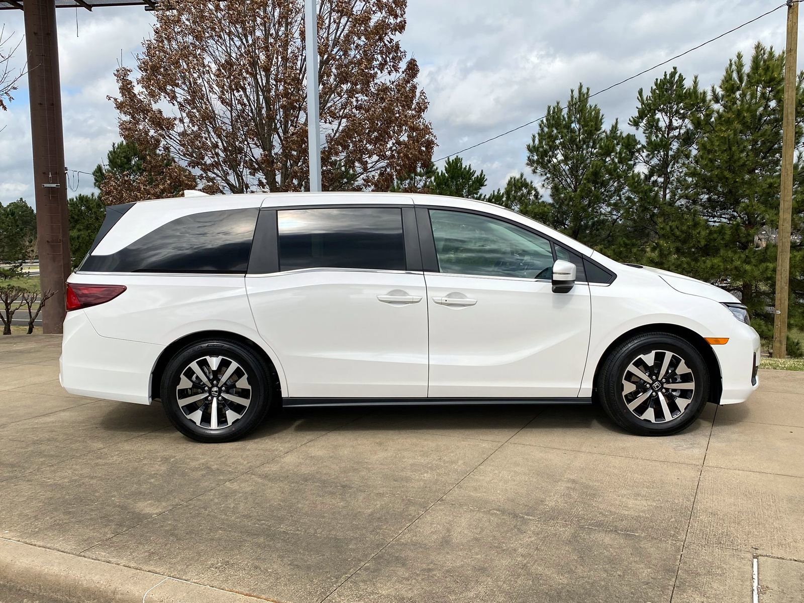 Used 2026 Honda Odyssey EX-L image 7