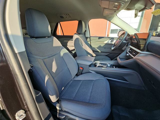 Used 2025 Ford Explorer Active image 28