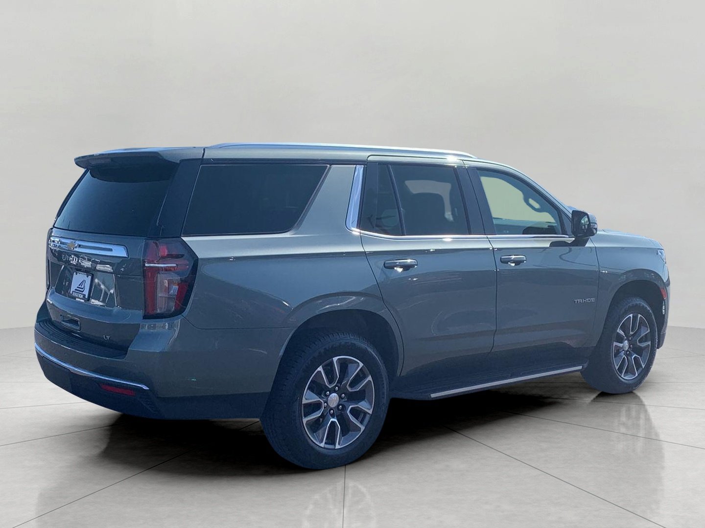 Used 2024 Chevrolet Tahoe LT w/ LT Signature Package AWD/4WD image 5