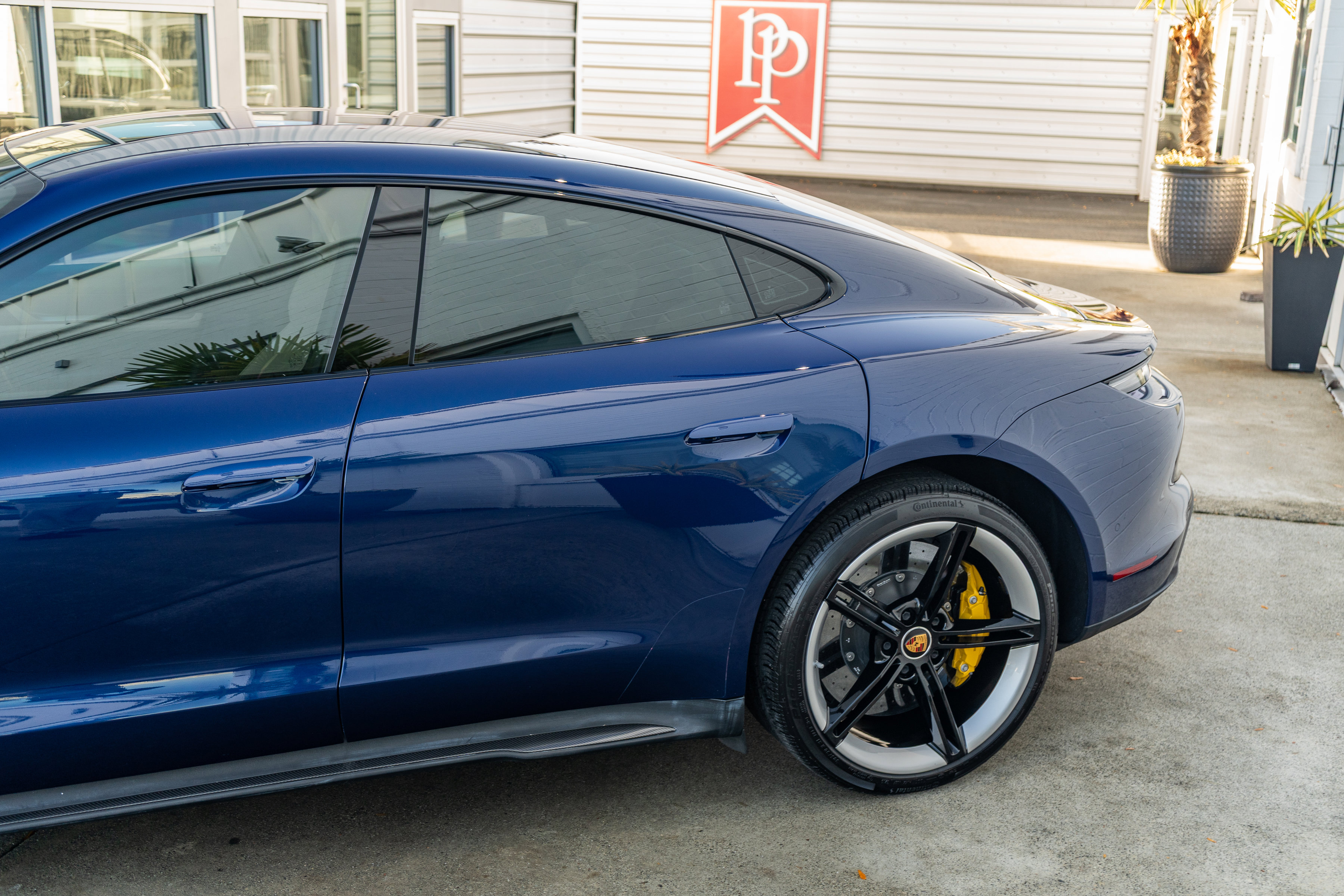 Used 2020 Porsche Taycan Turbo S image 4