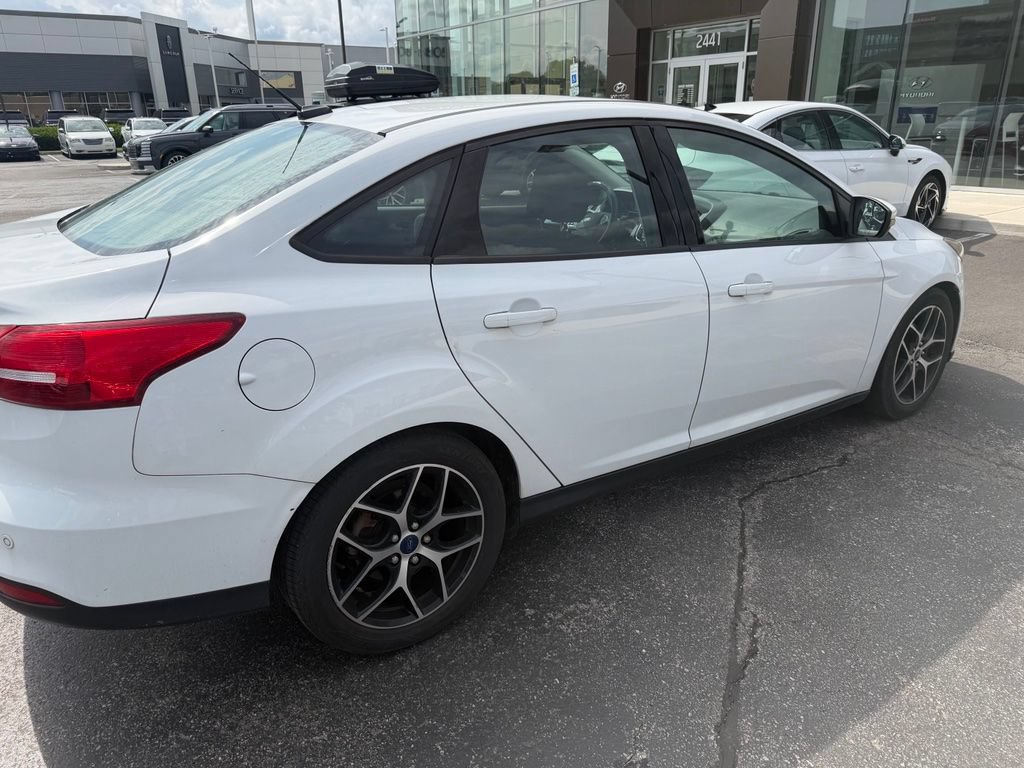 Used 2017 Ford Focus SEL w/ Interior Protection Package FWD image 4