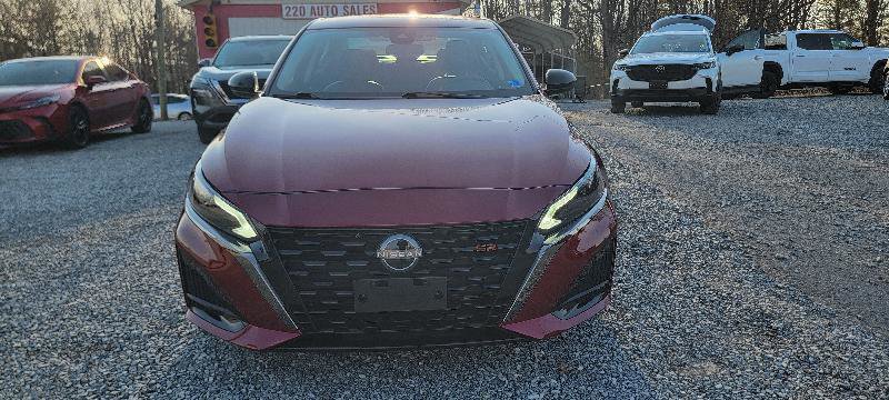 Used 2024 Nissan Altima 2.5 SR FWD image 2