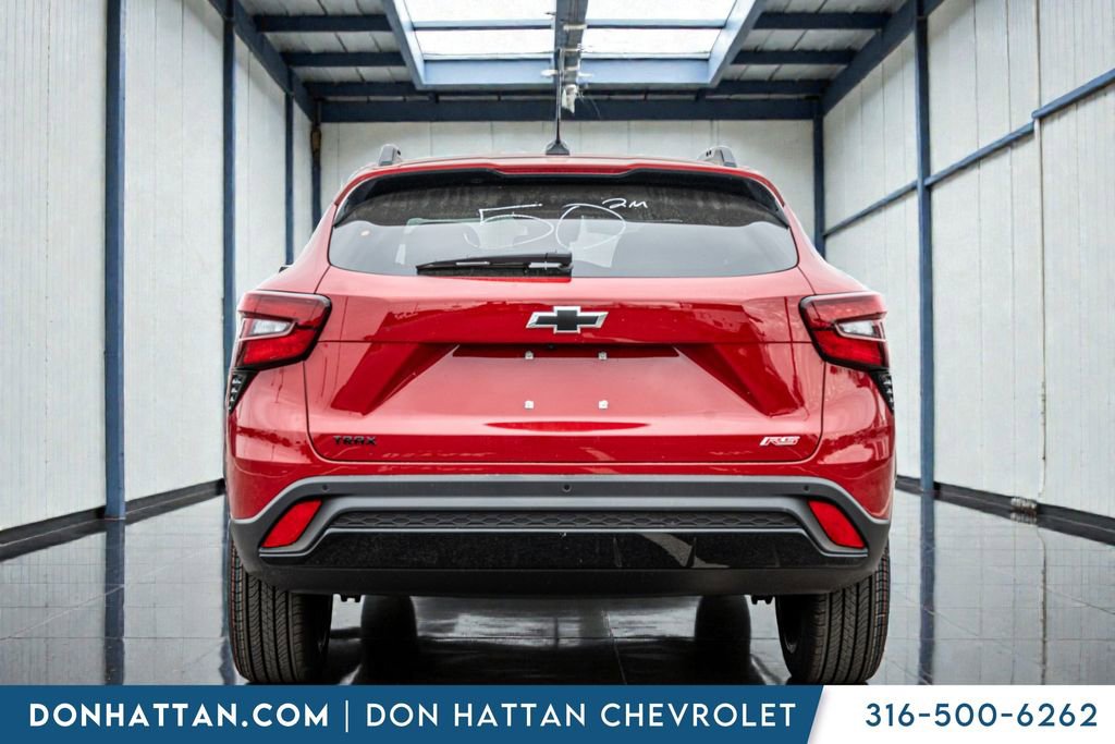 New 2026 Chevrolet Trax RS w/ Sunroof Package FWD image 32