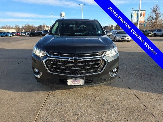 Used 2021 Chevrolet Traverse LT image 2