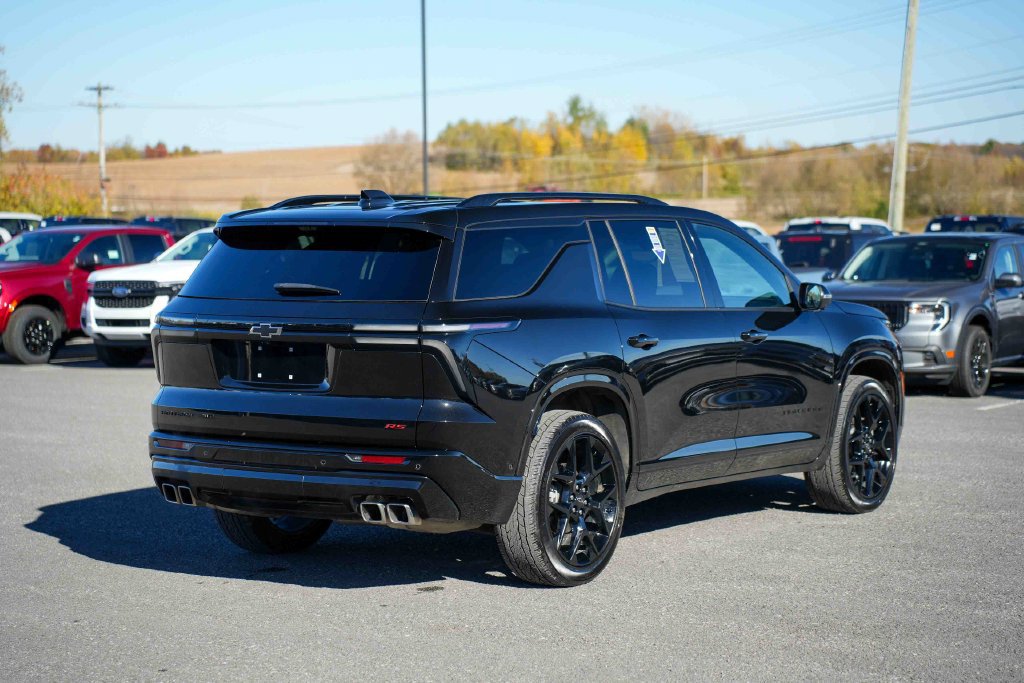 Used 2025 Chevrolet Traverse RS AWD/4WD image 5