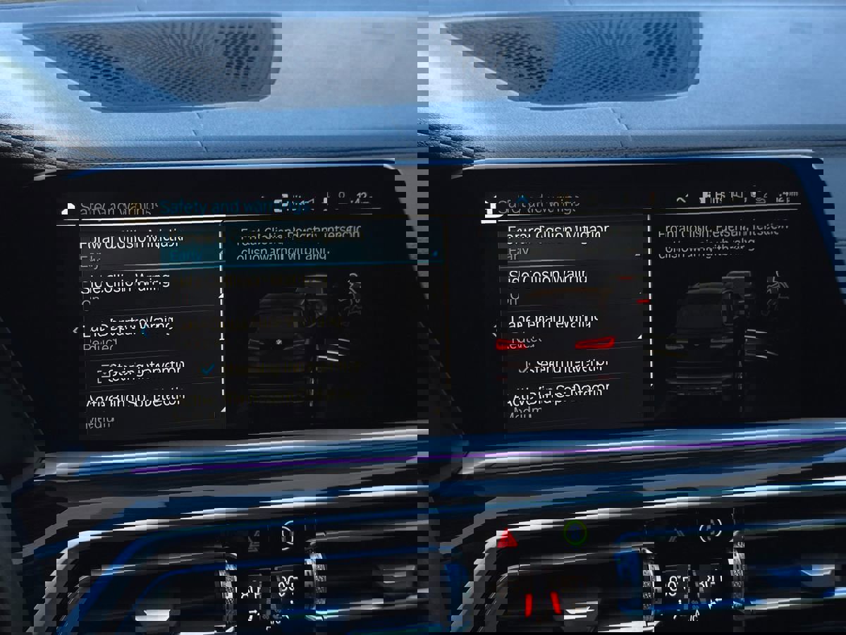 Used 2023 BMW X5 xDrive45e w/ Executive Package image 40