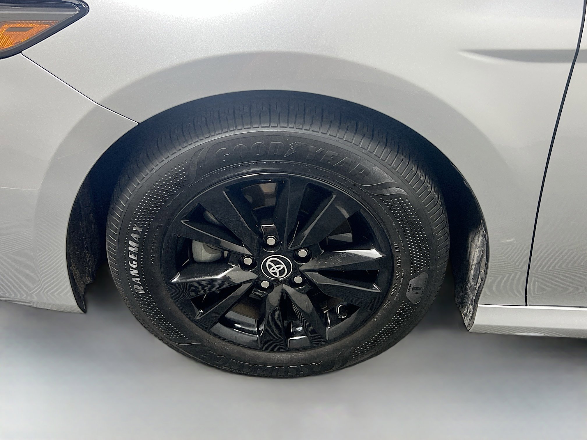 Used 2025 Toyota Camry LE w/ Convenience Package FWD image 13