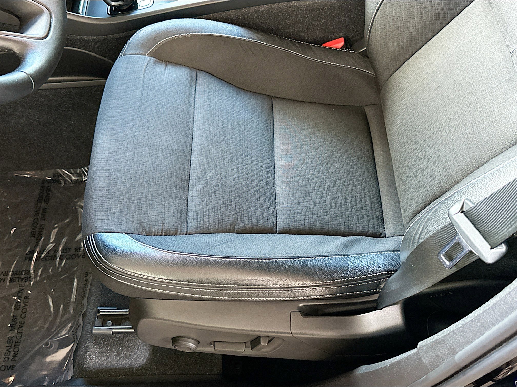 Used 2020 Volvo XC40 T5 Momentum w/ Protection Package Premier image 18