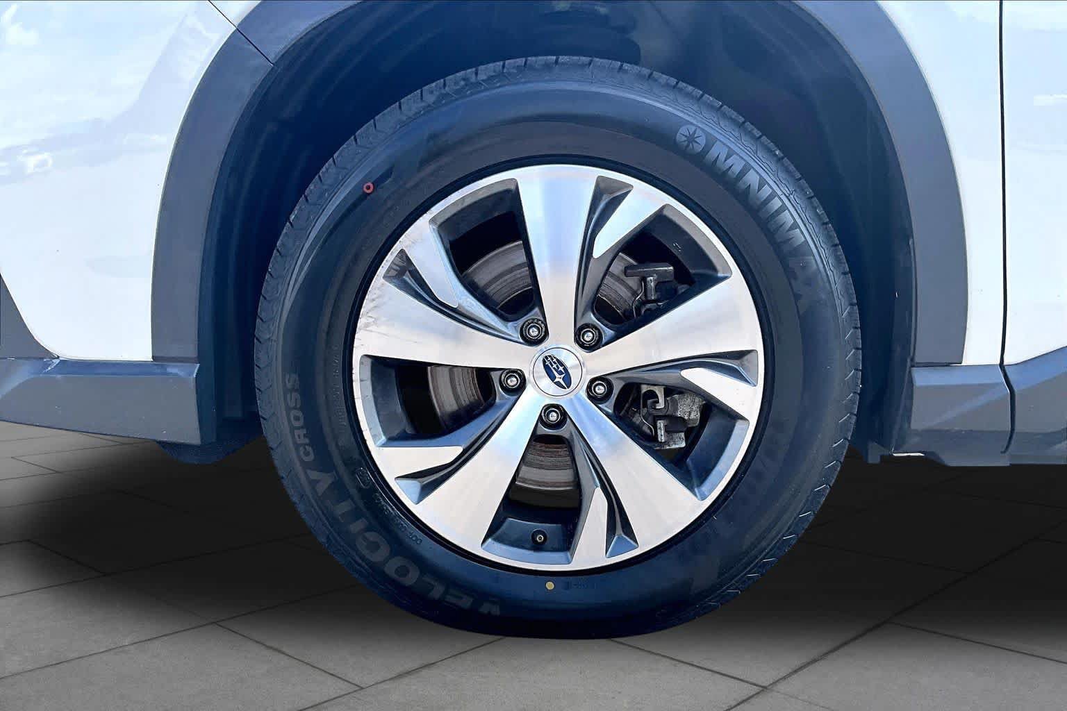 Used 2023 Subaru Ascent Premium w/ Convenience Package AWD/4WD image 11