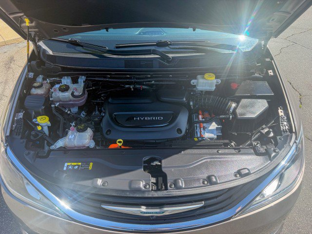 Used 2018 Chrysler Pacifica Limited w/ Advanced Safetytec Group FWD image 23