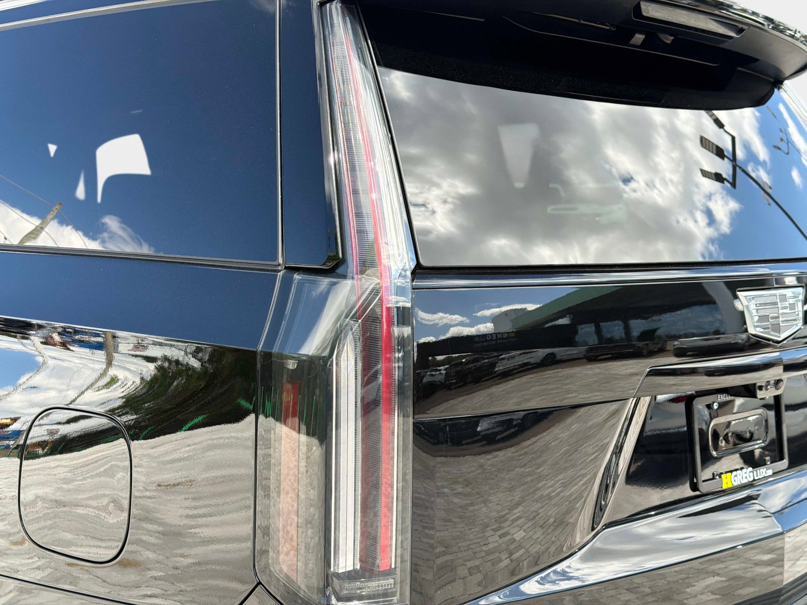 Used 2026 Cadillac Escalade ESV Platinum Sport w/ LPO, ONYX Package image 16