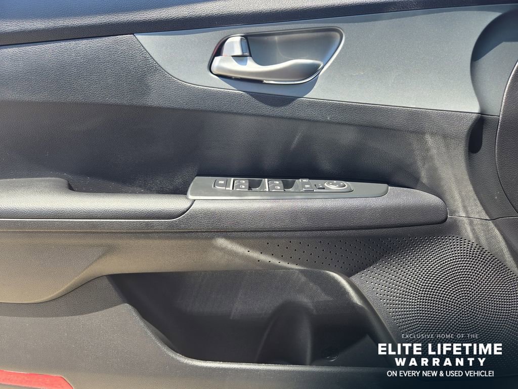 Used 2021 Kia Forte LXS FWD image 23