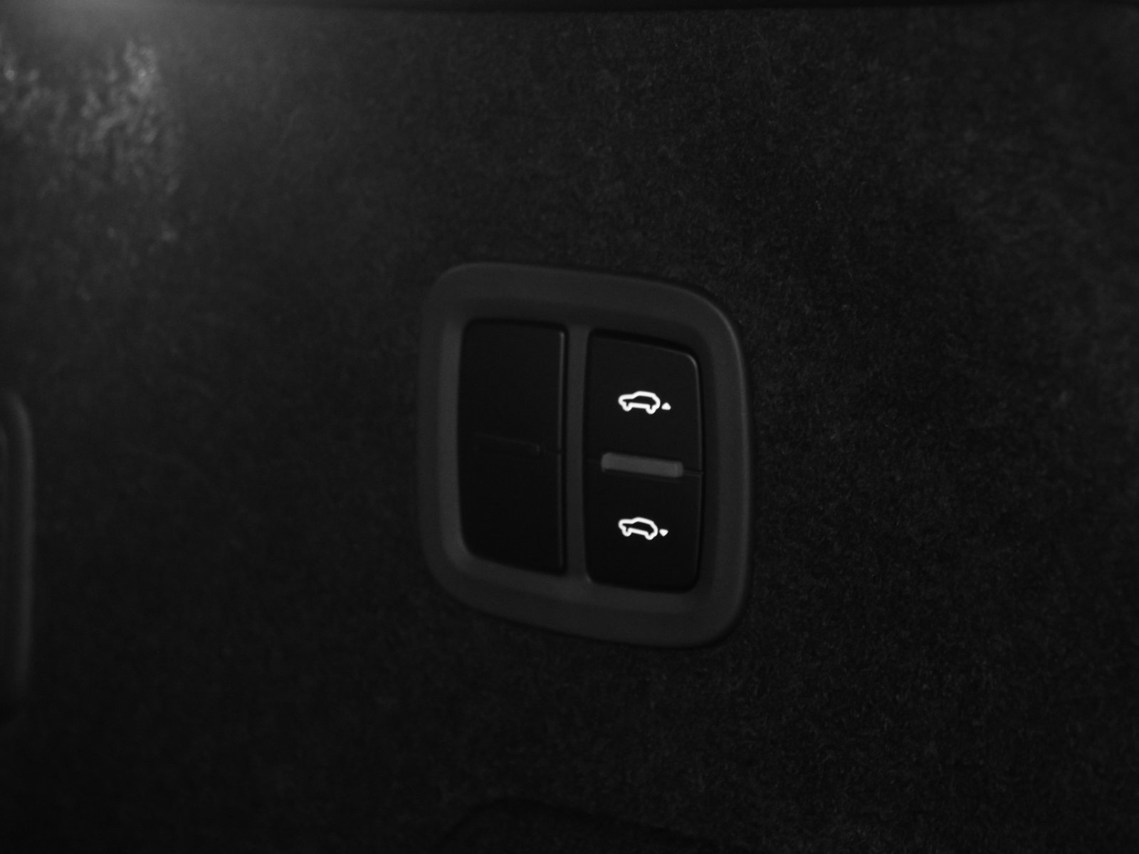 Used 2025 Porsche Cayenne Coupe image 17