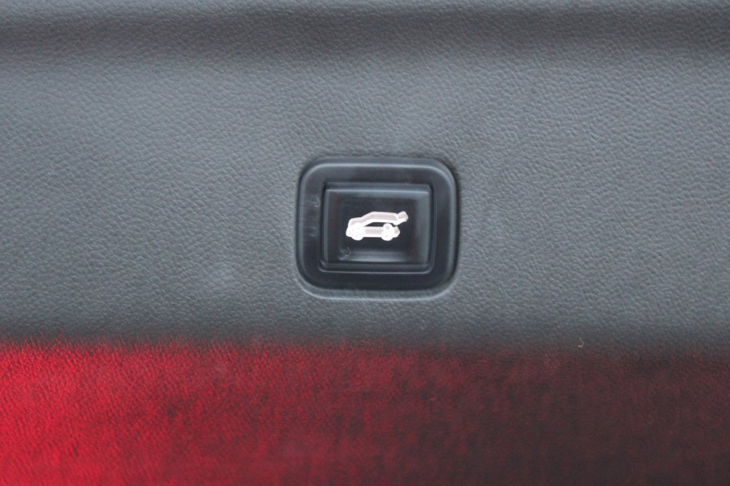 Used 2023 Cadillac Escalade Sport Platinum image 32