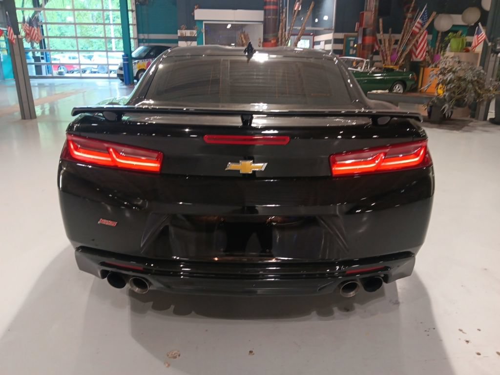 Used 2016 Chevrolet Camaro SS RWD image 7