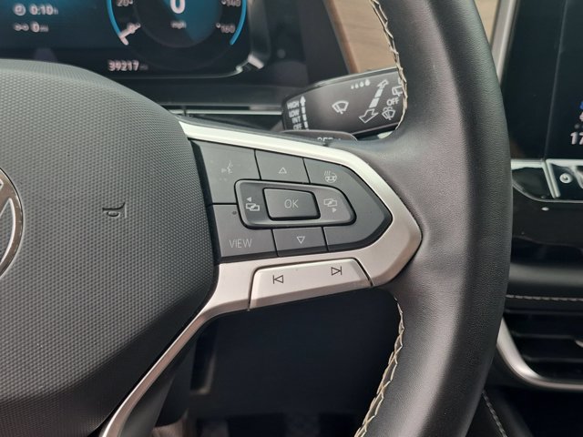 Used 2025 Volkswagen Atlas SE FWD image 21