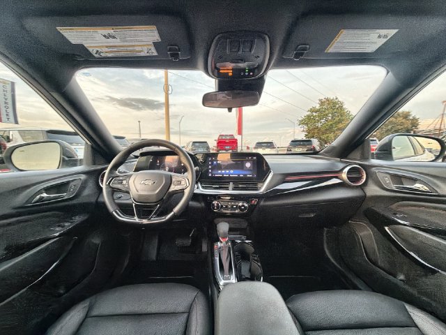 Certified 2025 Chevrolet Trax RS w/ Sunroof Package FWD image 19