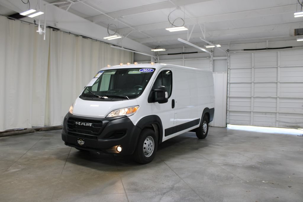 Used 2025 RAM ProMaster 2500 w/ Convenience Group FWD image 4