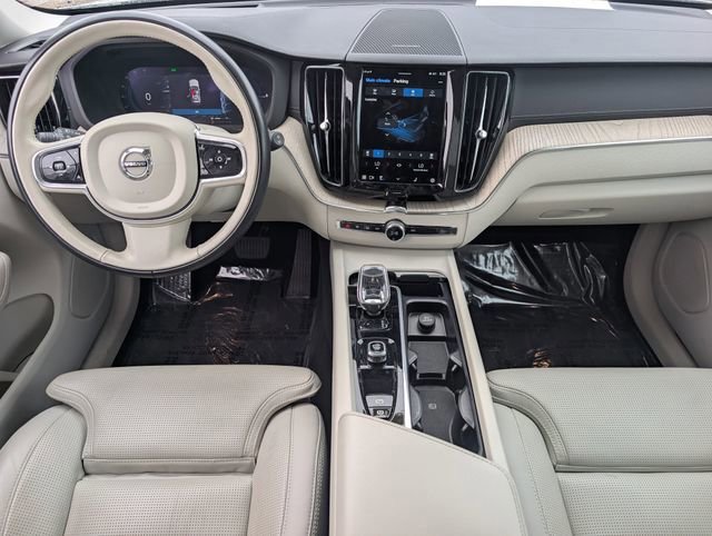 Used 2023 Volvo XC60 T8 Ultimate w/ Climate Package image 10