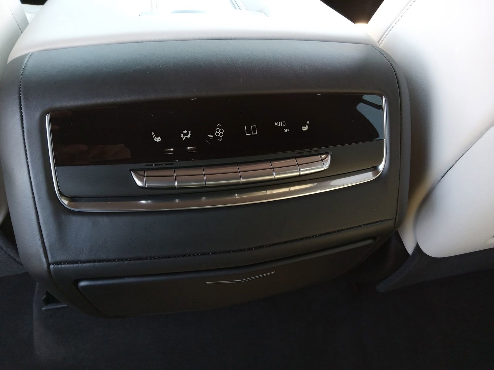 Used 2025 Cadillac Escalade V image 26