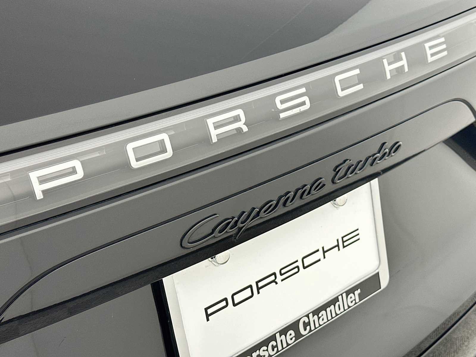 Certified 2023 Porsche Cayenne Turbo AWD/4WD image 33