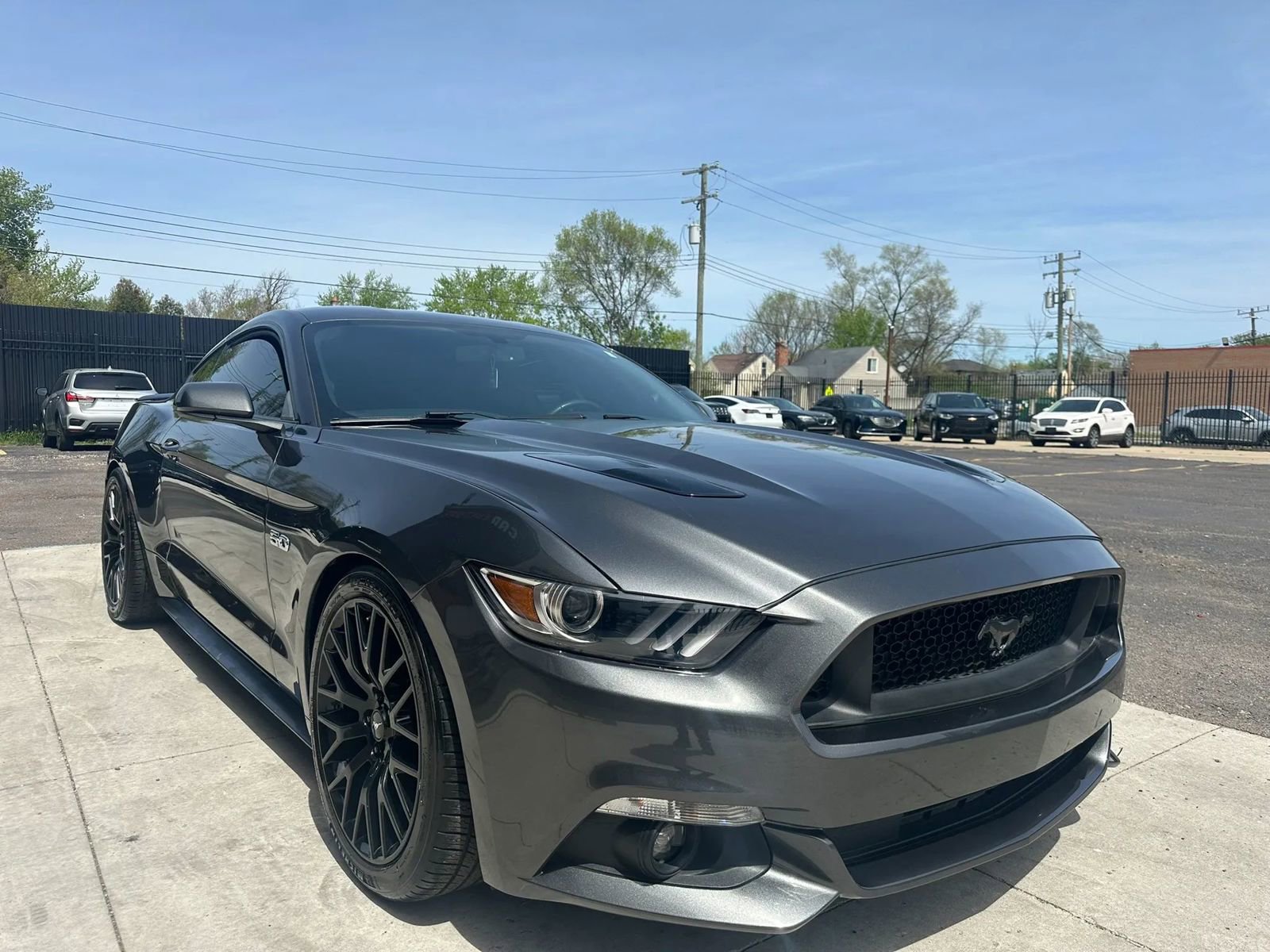 Used 2016 Ford Mustang GT RWD image 3