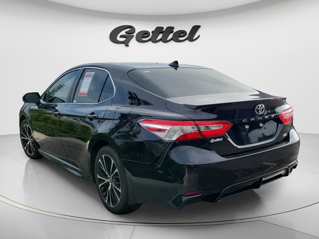 Used 2020 Toyota Camry SE w/ Convenience Package FWD image 7