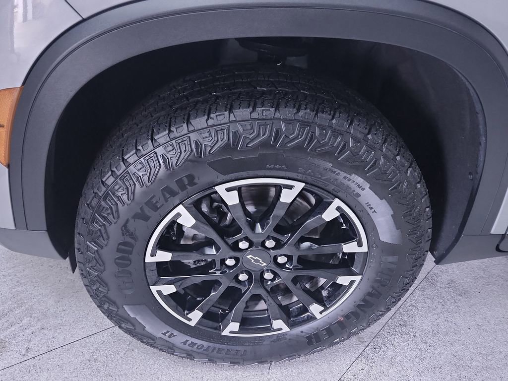 Used 2025 Chevrolet Traverse Z71 AWD/4WD image 10