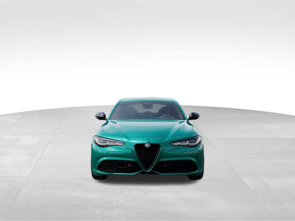 Used 2025 Alfa Romeo Giulia w/ Driving Assist Package RWD image 7