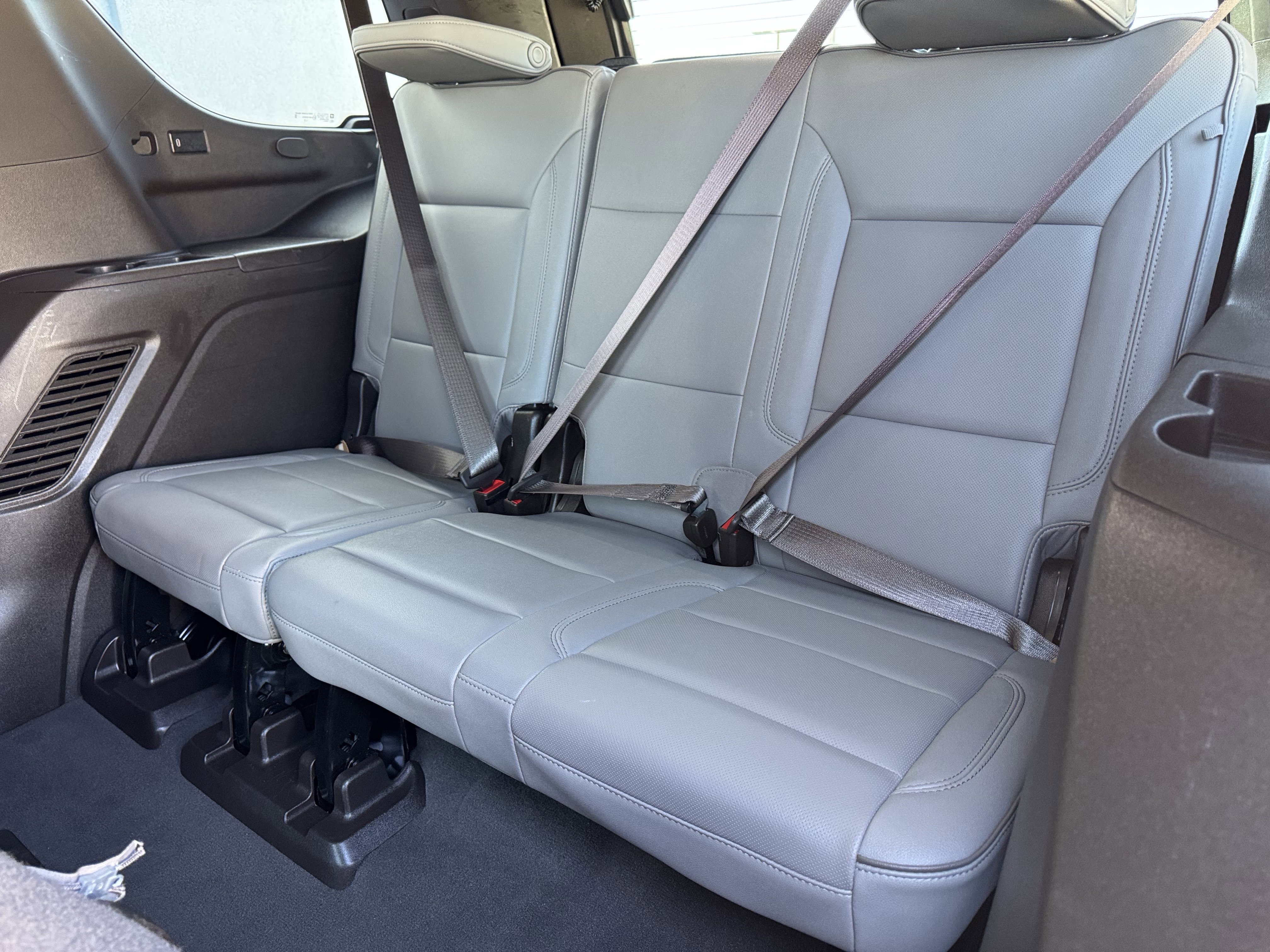 Used 2022 GMC Yukon SLT w/ SLT Luxury Package image 16