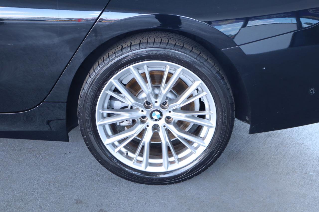 Used 2023 BMW 330i Sedan w/ Premium Package RWD image 11