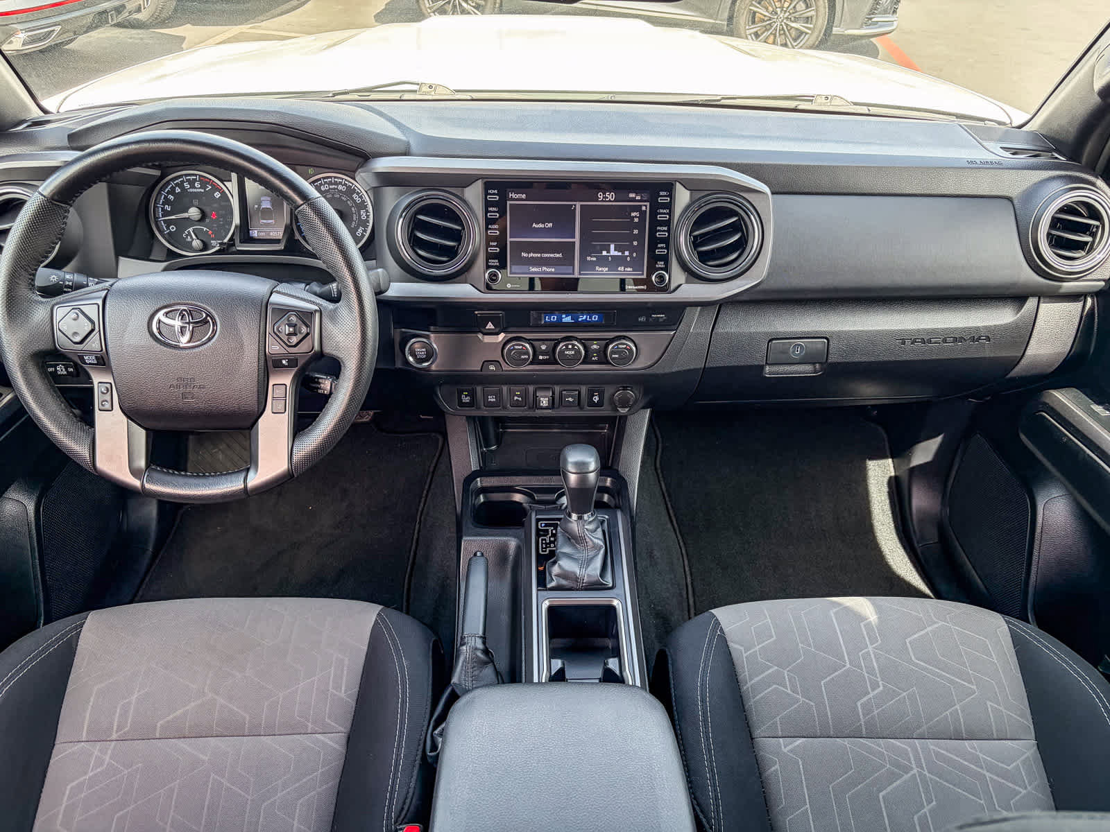 Used 2021 Toyota Tacoma TRD Sport w/ Technology Package image 11