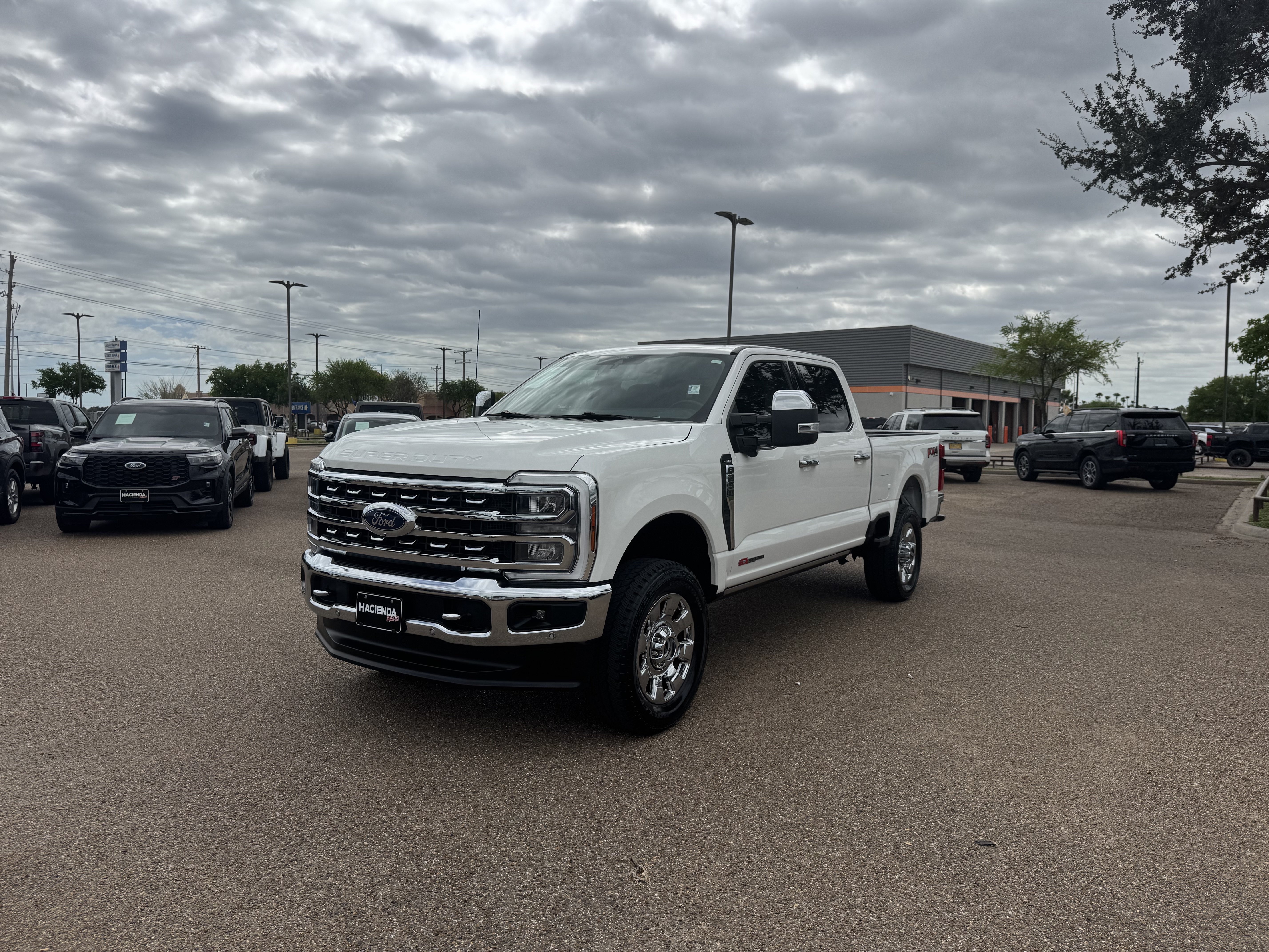 Certified 2024 Ford F250 Lariat w/ Lariat Ultimate Package AWD/4WD image 1