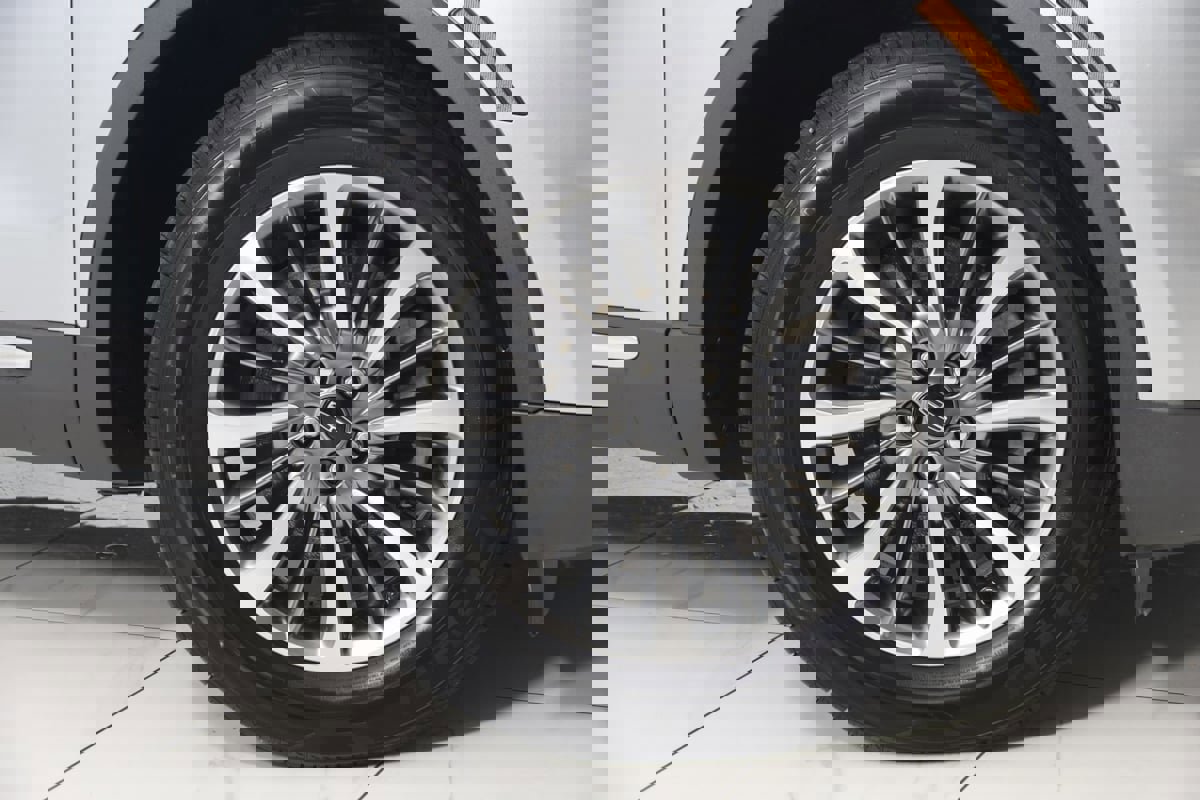 Used 2021 Lincoln Nautilus FWD w/ Equipment Group 101A image 14