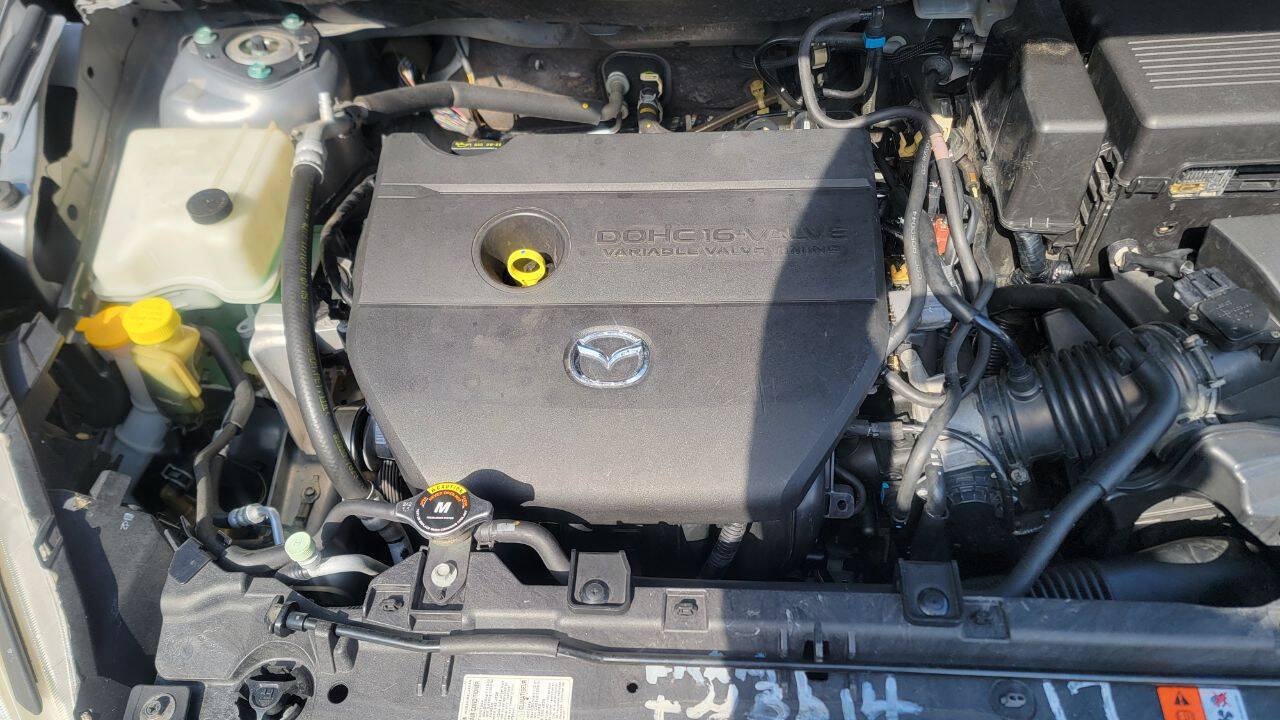 Used 2012 MAZDA MAZDA5 Touring FWD image 16