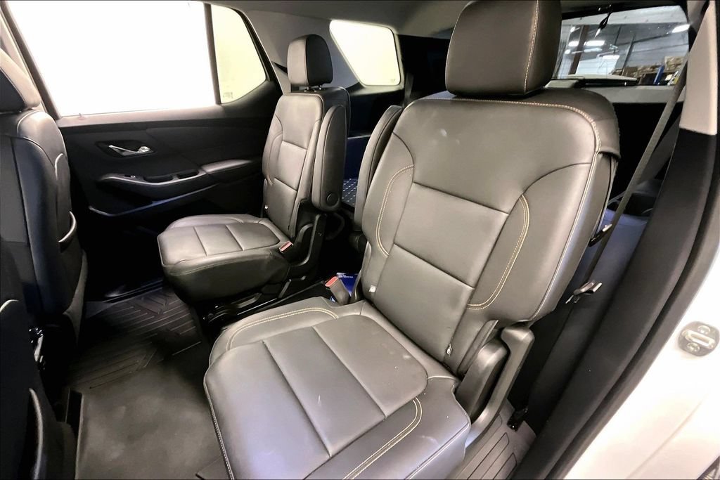 Used 2021 Chevrolet Traverse RS FWD image 22