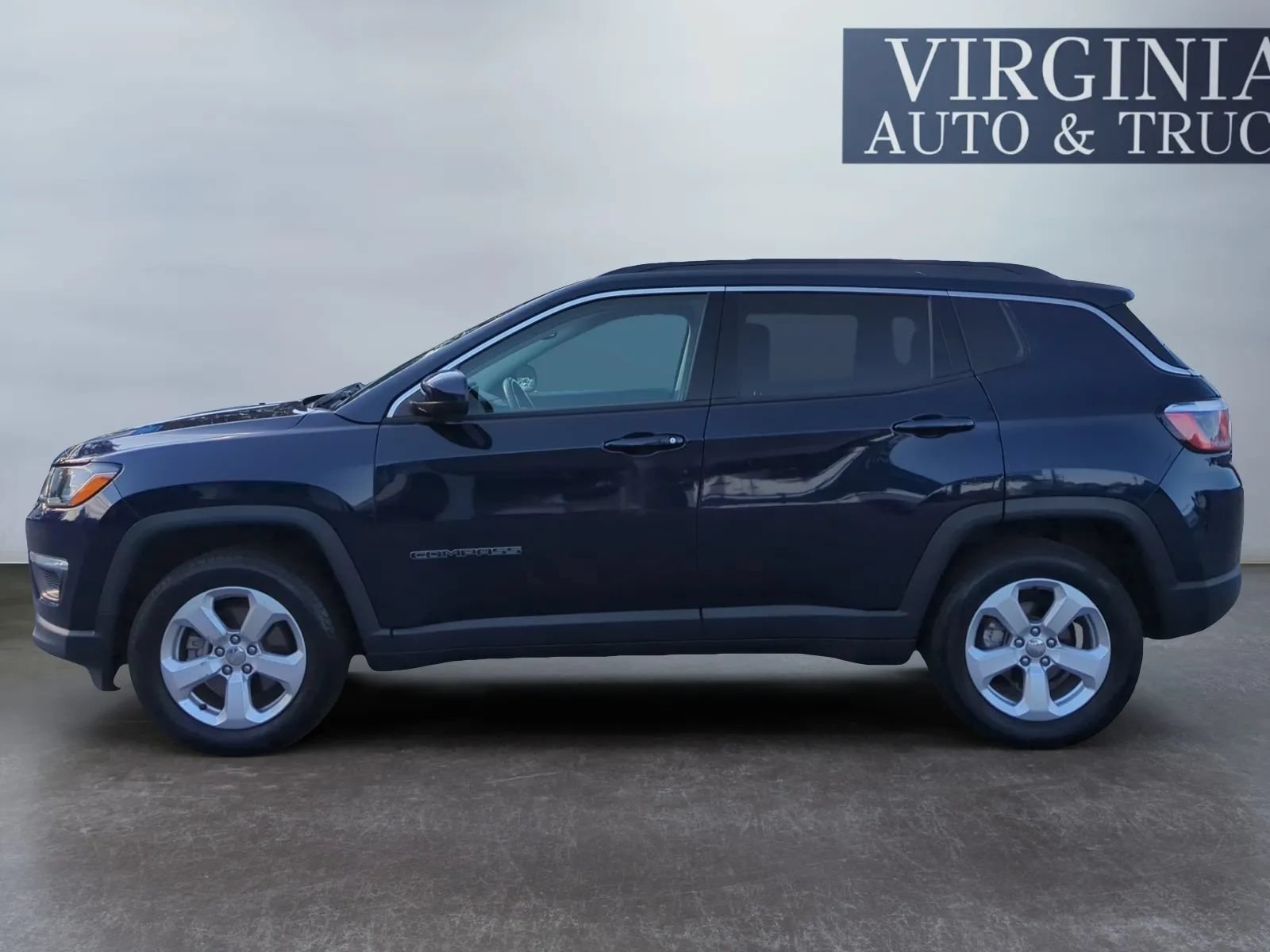 Used 2018 Jeep Compass Latitude AWD/4WD image 2