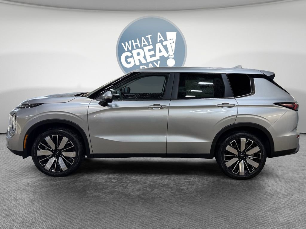New 2026 Mitsubishi Outlander SE image 7