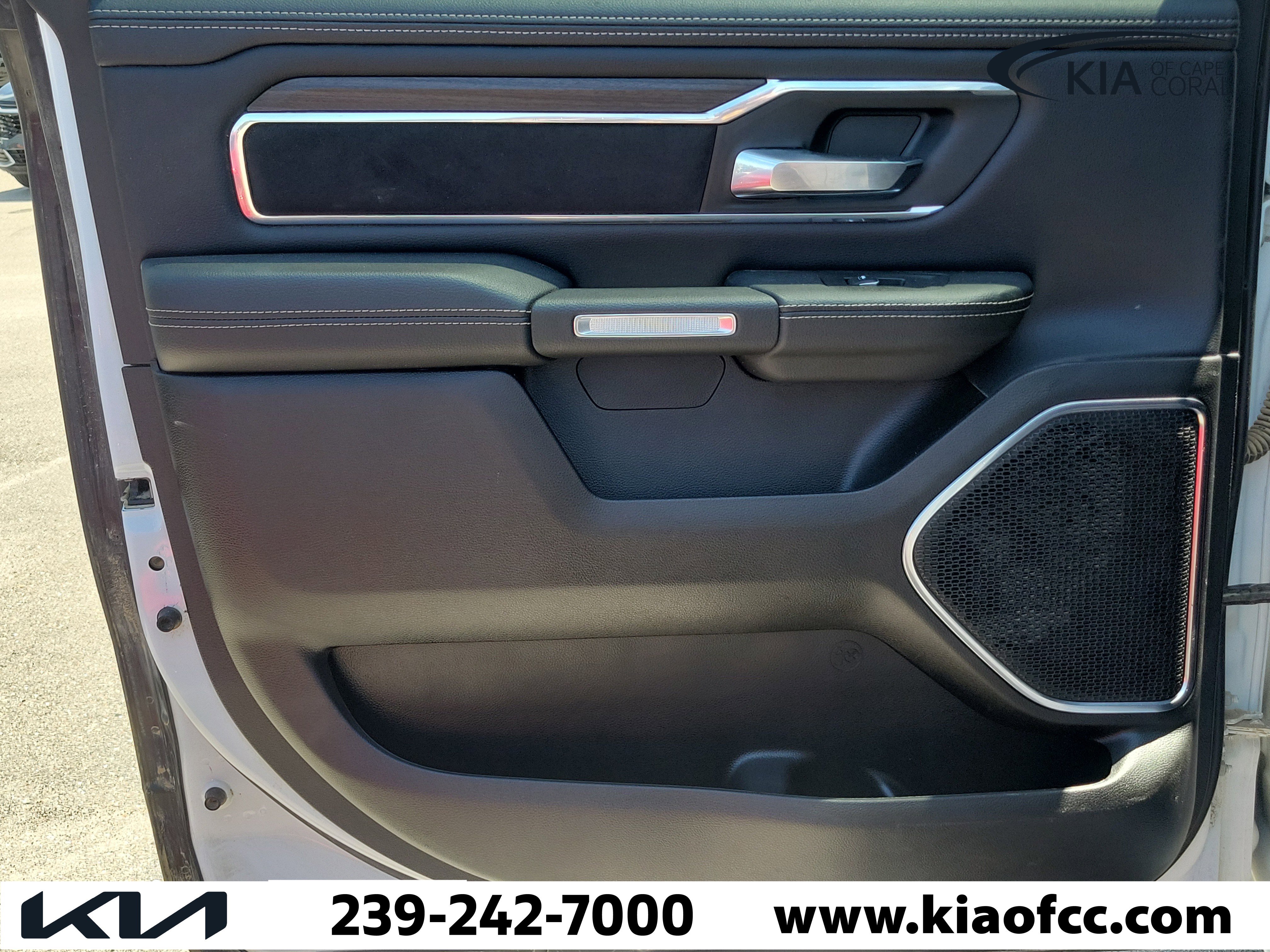 Used 2025 RAM 1500 Laramie AWD/4WD image 18