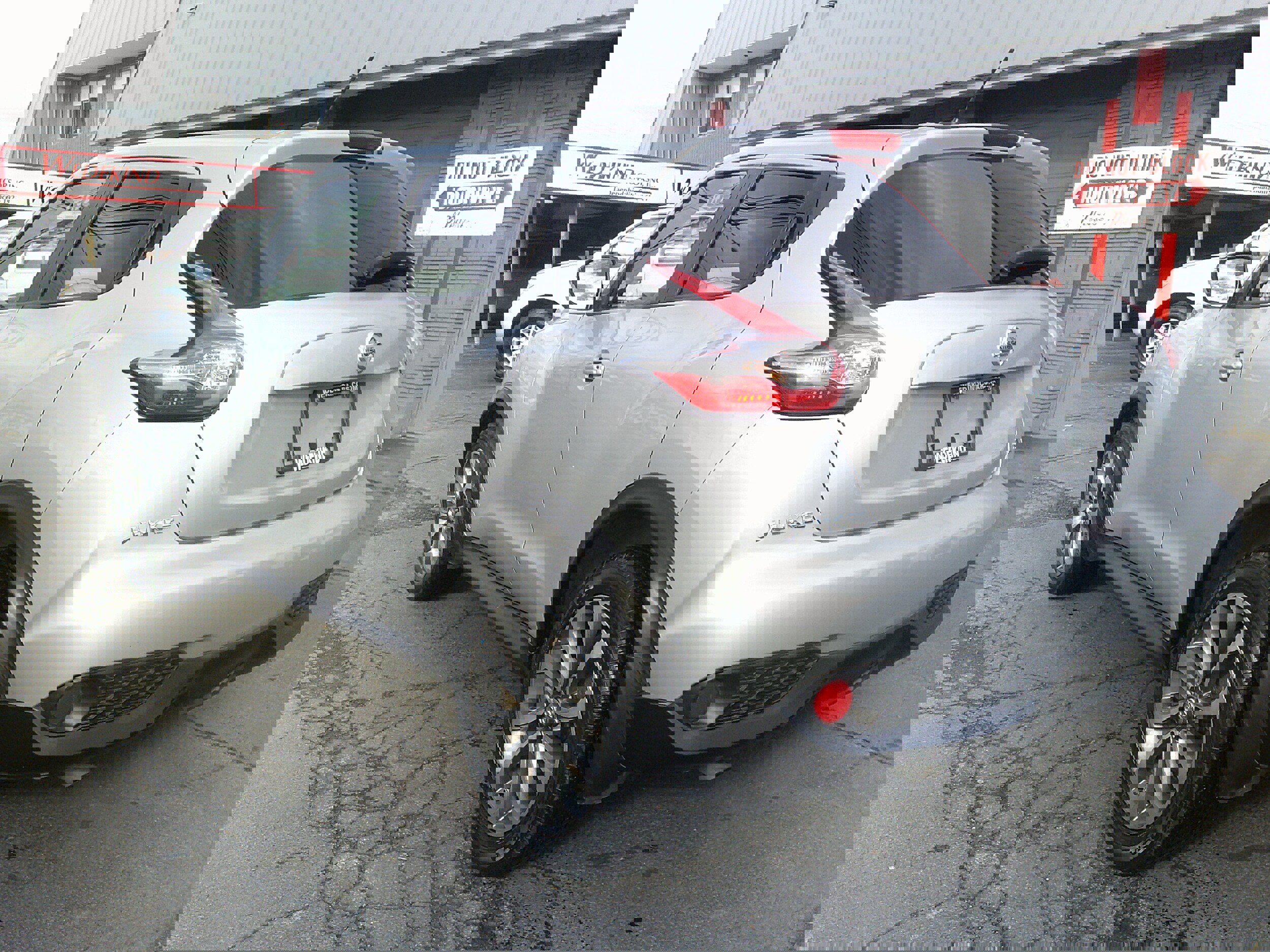 Used 2017 Nissan Juke SV image 3