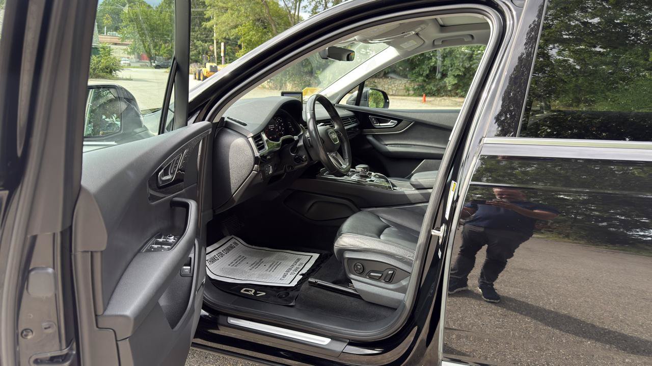 Used 2019 Audi Q7 3.0T Premium Plus w/ Premium Plus Package AWD/4WD image 13