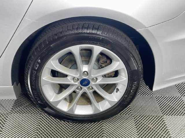 Used 2019 Ford Fusion SE FWD image 31