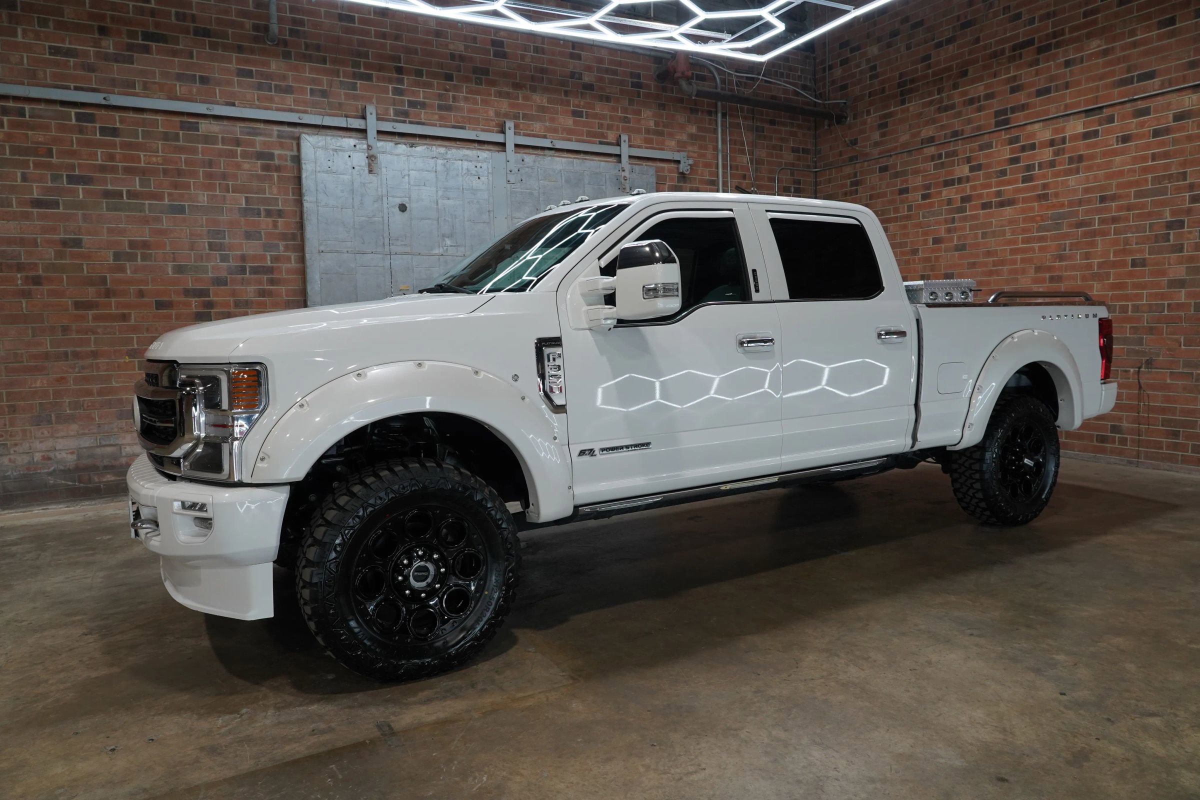 Used 2020 Ford F350 Platinum w/ FX4 Off-Road Package image 8