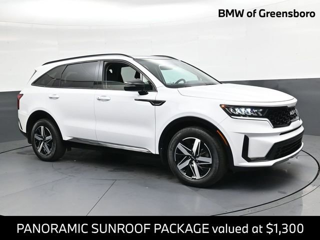 Used 2023 Kia Sorento S w/ Panoramic Sunroof Package