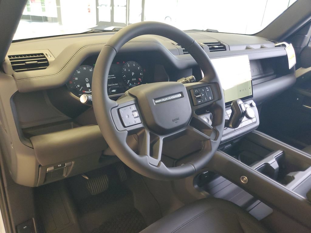 New 2026 Land Rover Defender 110 X-Dynamic SE AWD/4WD image 14