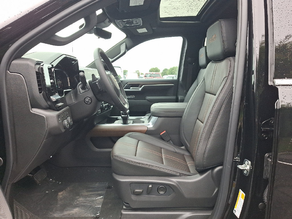 New 2026 Chevrolet Silverado 1500 High Country w/ Technology Package AWD/4WD image 6