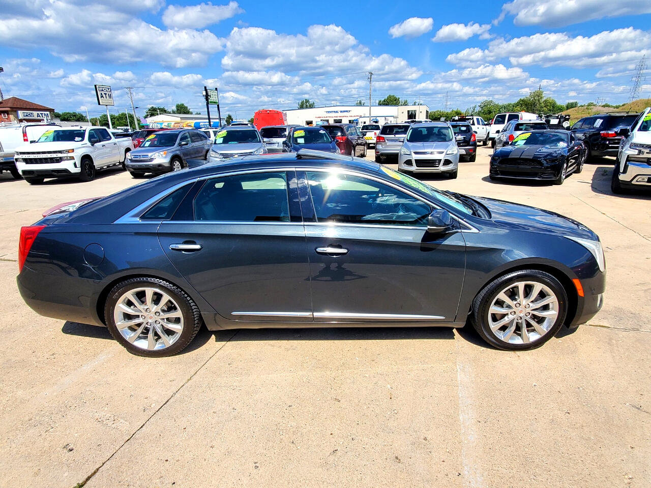 Used 2015 Cadillac XTS Luxury w/ Driver Awareness Package image 5